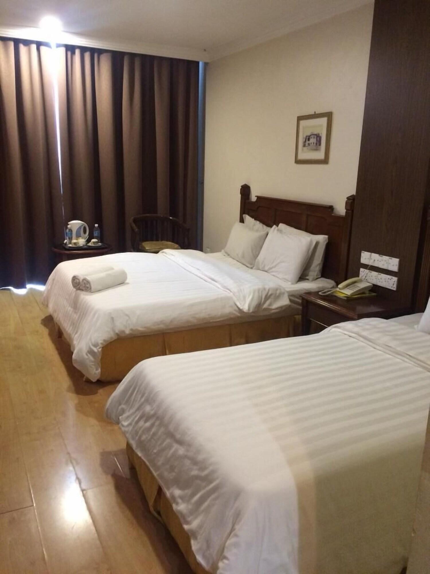 Regal Court Hotel Kuching Bagian luar foto