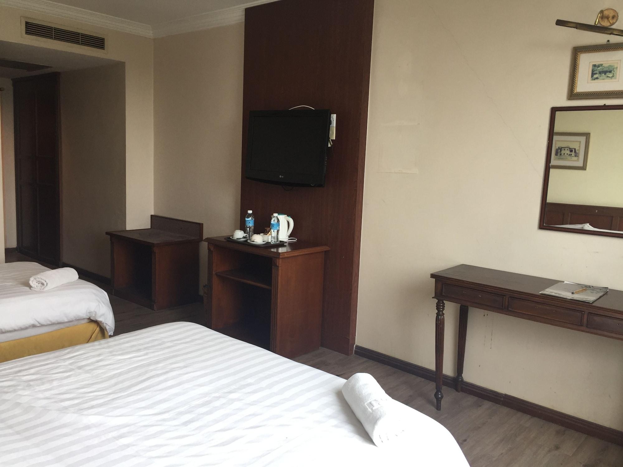 Regal Court Hotel Kuching Bagian luar foto