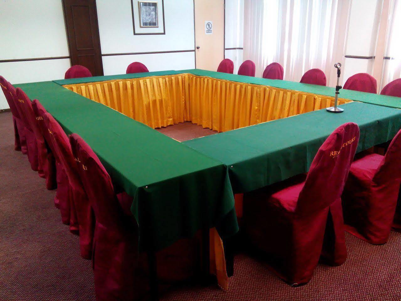 Regal Court Hotel Kuching Bagian luar foto